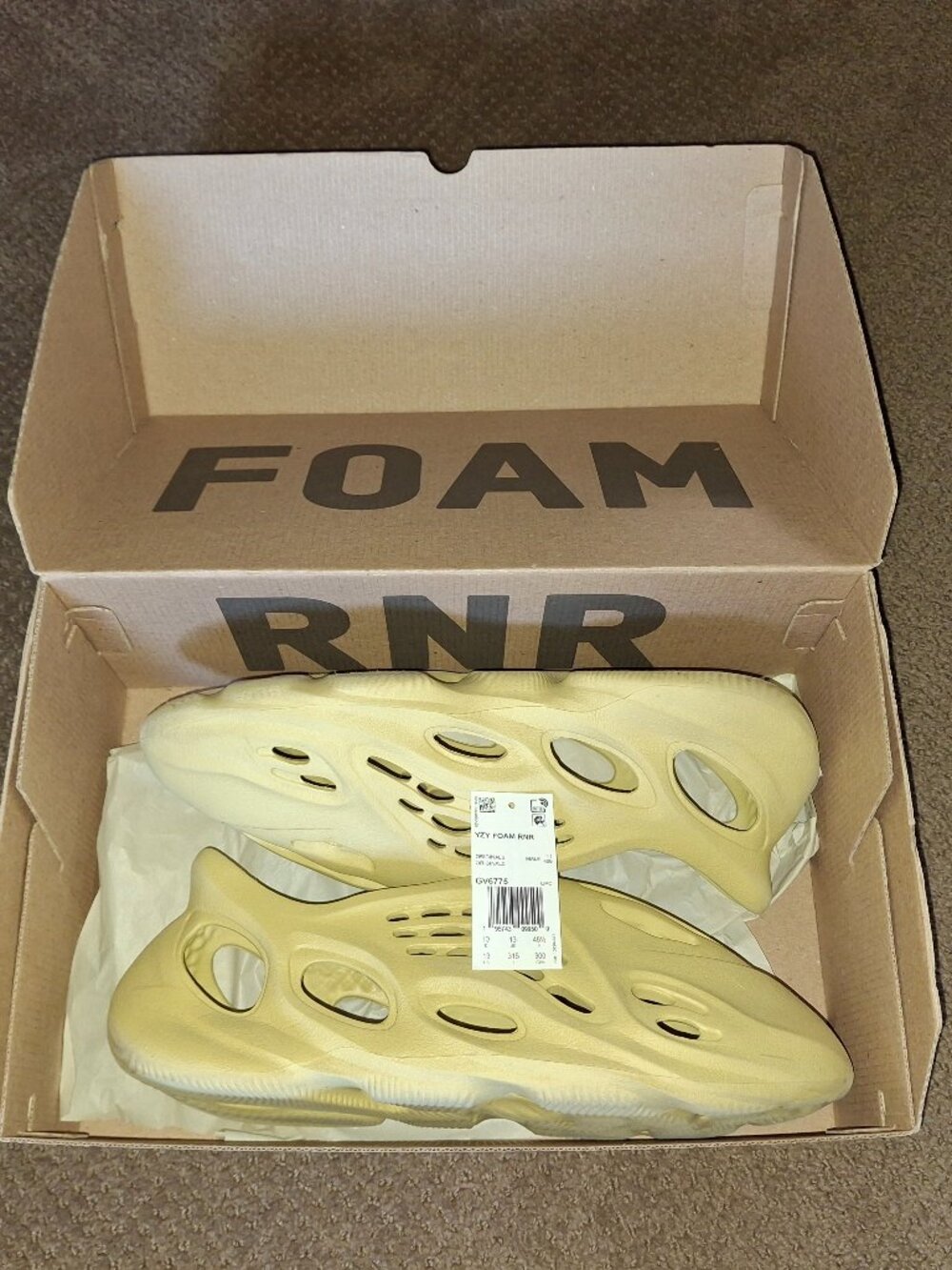 LIKE NEW Men's Adidas Yeezy YZY Foam RNR Sulfur Size 13 Slip On Clog